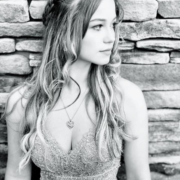 Meet your Posher, Maddison - Picture 2 of 2